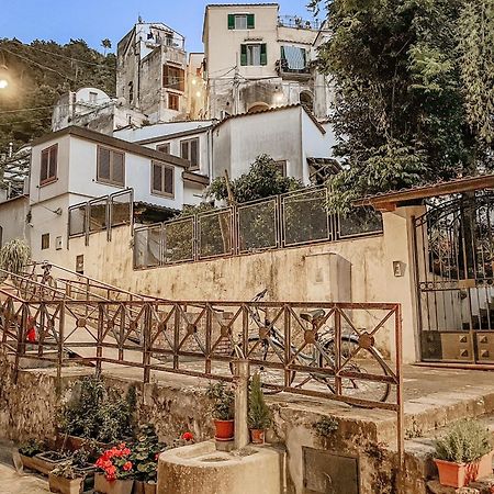 Вилла La Finestra Sul Cortile Майори Экстерьер фото
